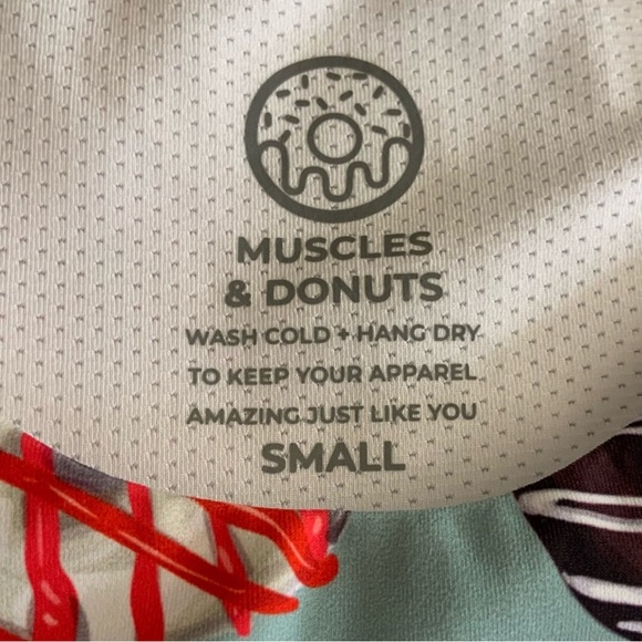 Muscles & Donuts Workout Gym Tank Small - Picture 2 of 4